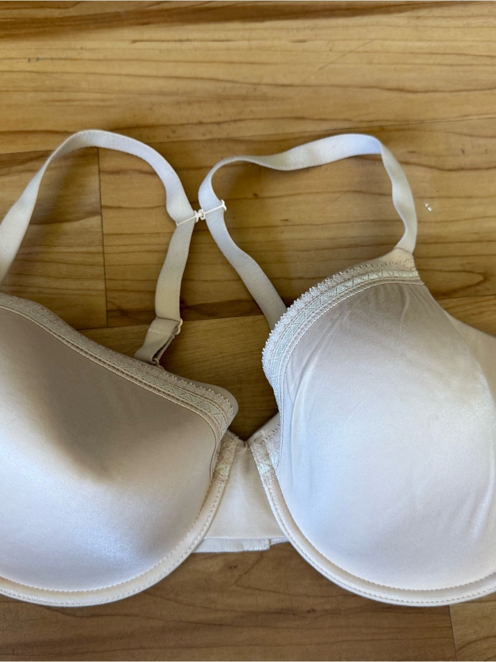 Wacoal Light Cream Underwire T-Shirt Bra with Lace Edge